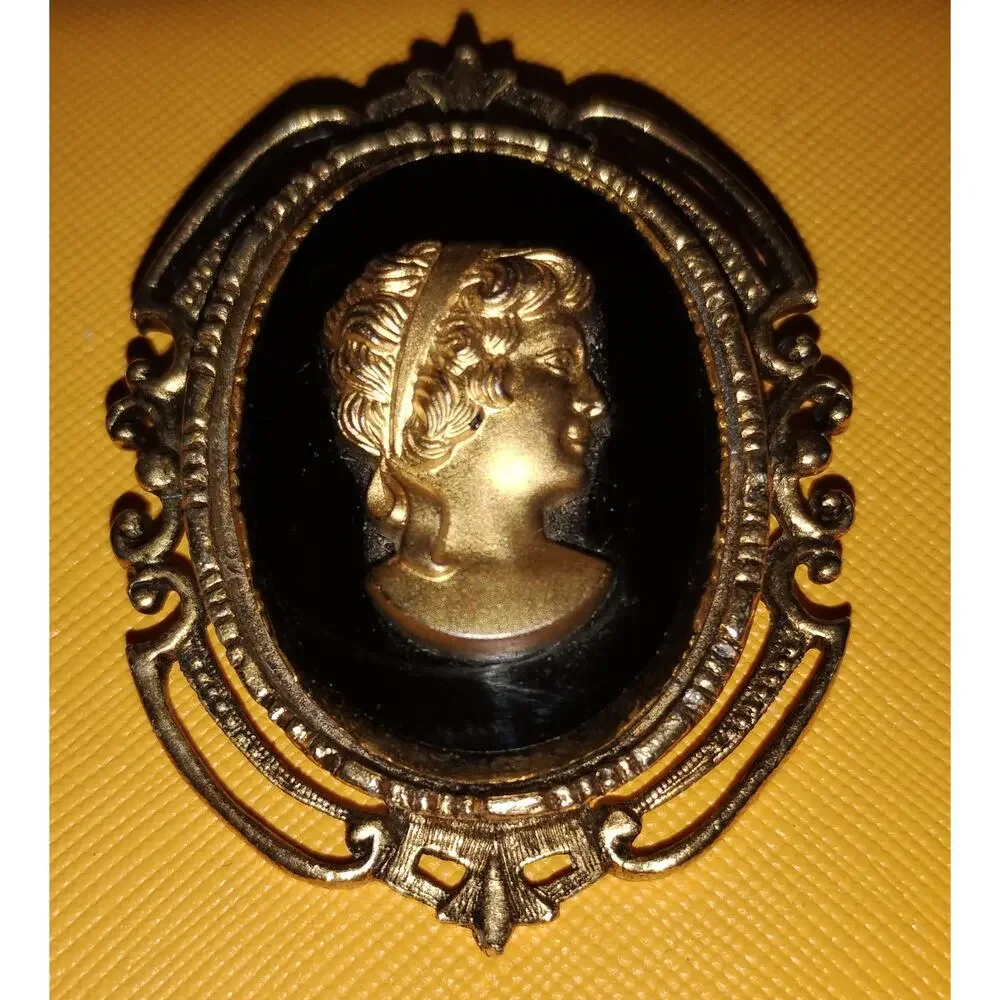 Vintage Black Glass Cameo Brooch Victorian Revival Gold Tone 2.25